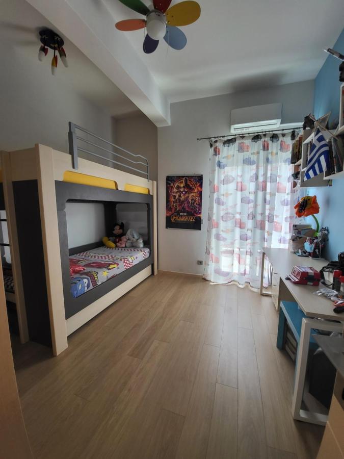 Cozy Apartment In Front Of The Park Athen Eksteriør billede